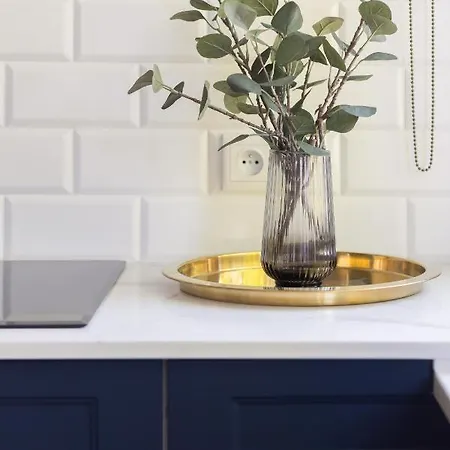 In The Centre Of By Renters *