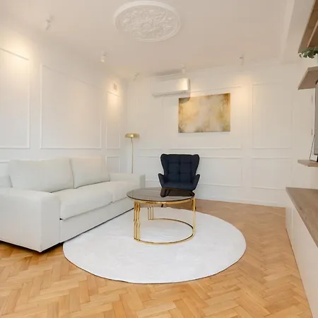 In The Centre Of By Renters Appartement Varsovie
