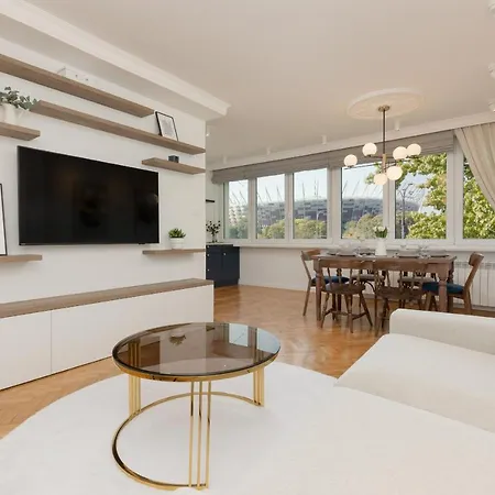 In The Centre Of By Renters *