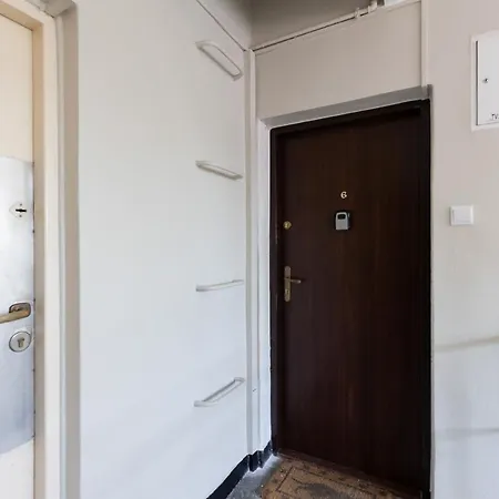 Appartement In The Centre Of By Renters