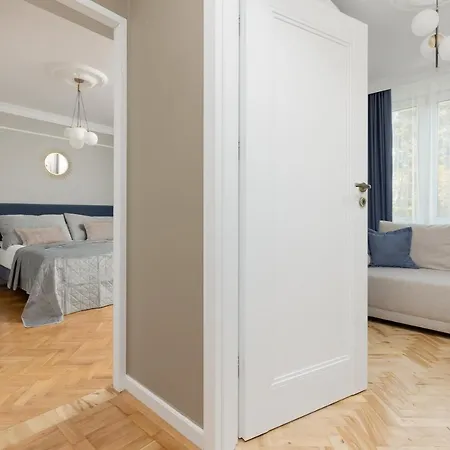 Appartement In The Centre Of By Renters *